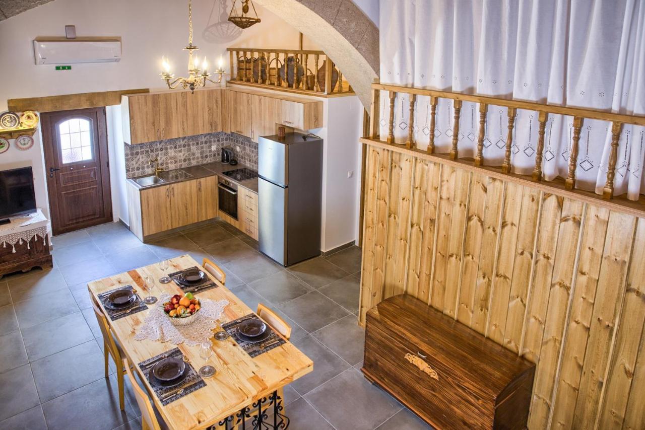 Stone Arch Villa Malona Village Bagian luar foto