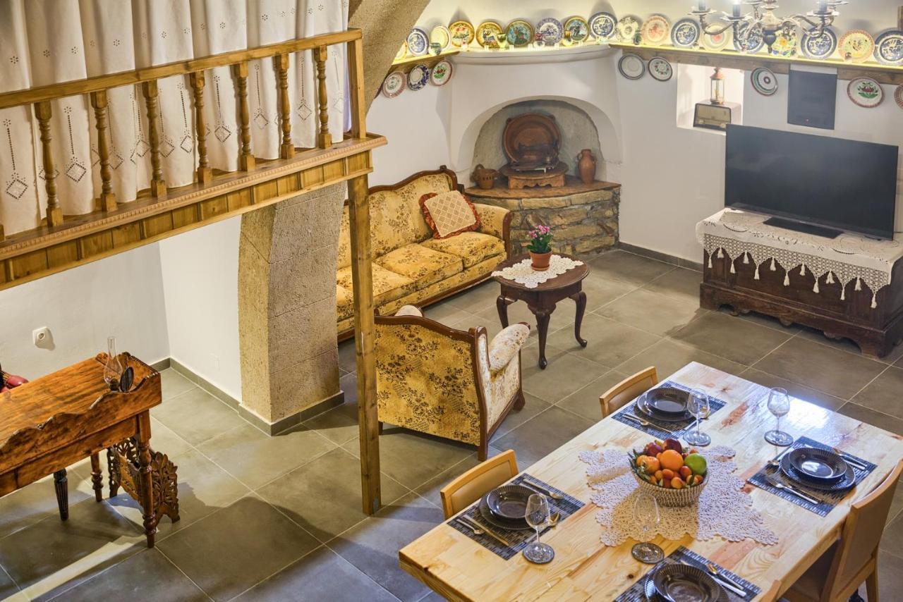 Stone Arch Villa Malona Village Bagian luar foto